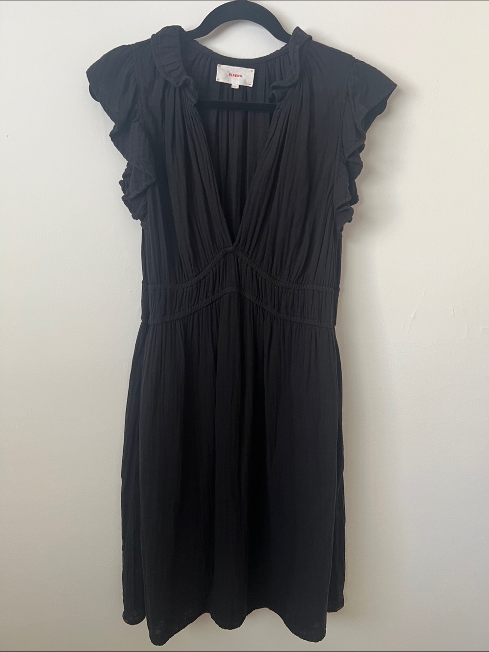 XiRENA Black V-Neck Muslin Midi Dress